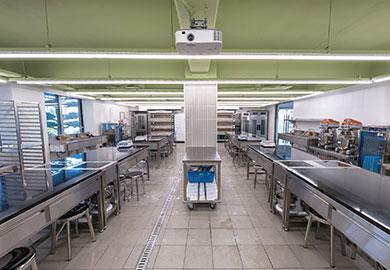 Big data-based experiments Lab for classes such as pastry baking, chocolate art, and dessert art