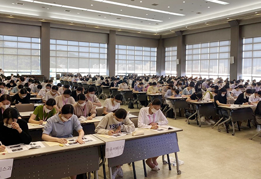 어학자격 경진대회 진행 사진1
