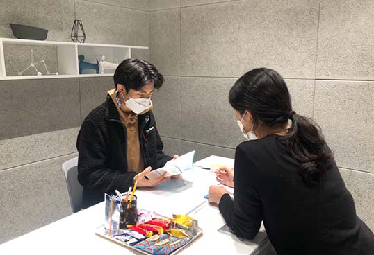 학습 컨설턴트 전문가의 학생 맞춤형 학습전략 코칭 이미지